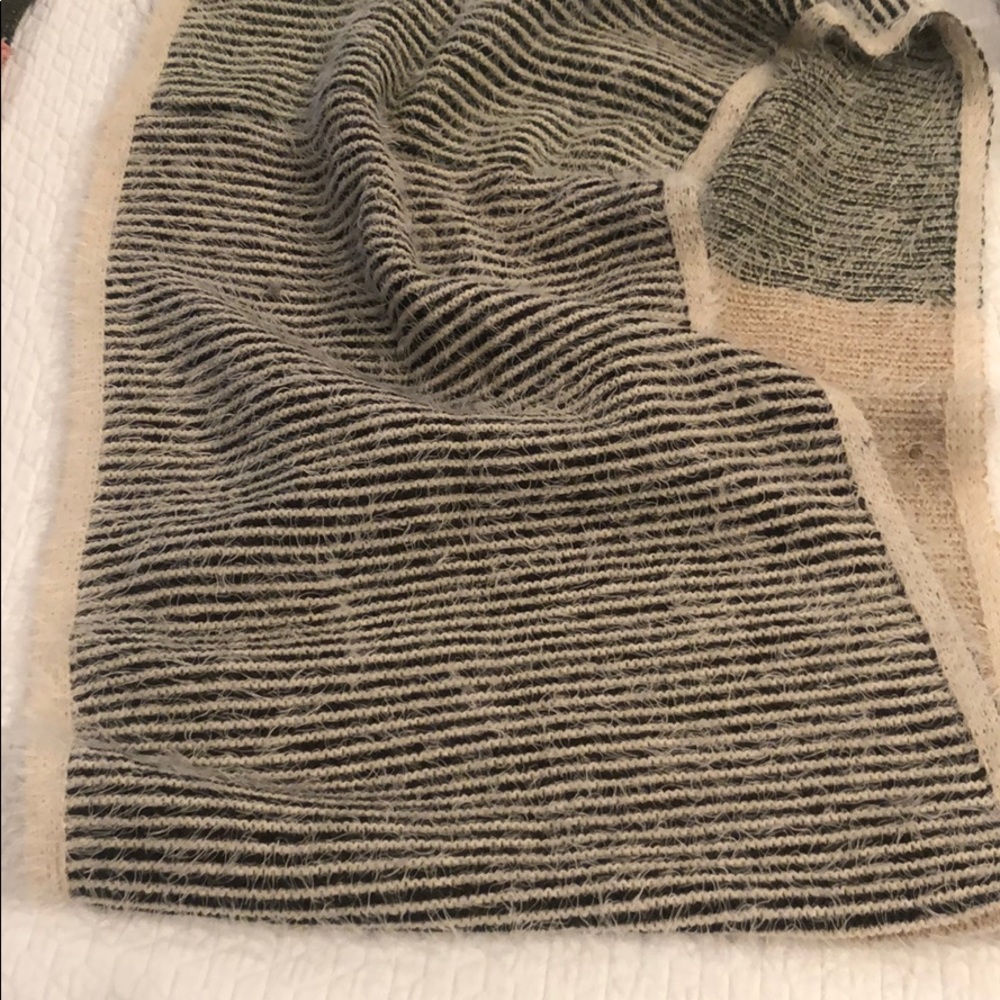 Circular warm and fuzzy scarf